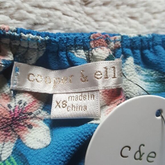 COOPER & ELLA Top Floral Blue Ruffle Top NEW Size XS - Picture 5 of 5